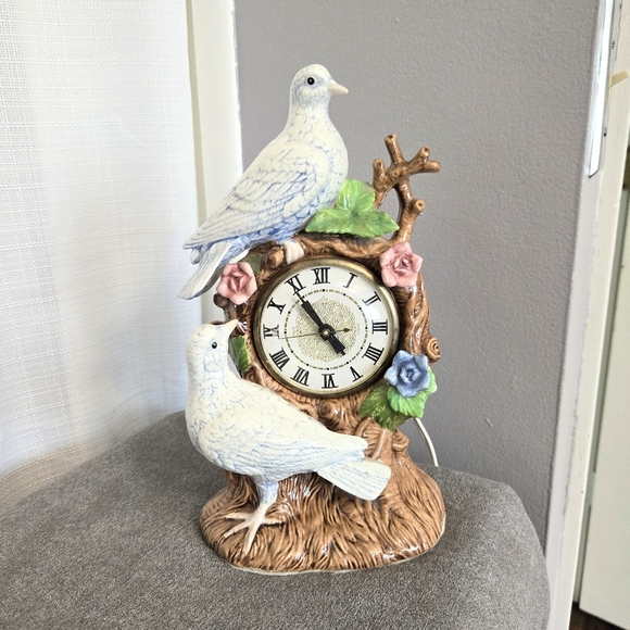 Vtg Eleco Bird Figurine Clock Electric Porcelain Tabletop Floral Tree Trunk - Picture 2 of 12